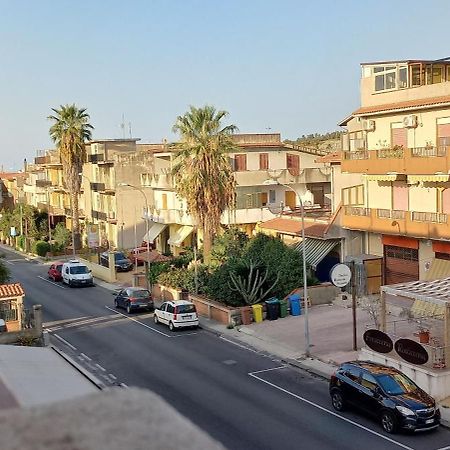 Ferienwohnung L'Isola Di Ago Torregrotta Exterior foto